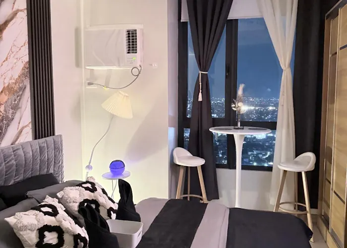 Cozy Staycation In Quezon Near Sm North Trinoma Solaire With Lights View Manila