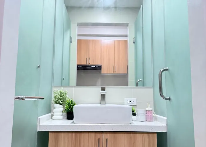 Cozy Staycation In Quezon Near Sm North Trinoma Solaire With Lights View Aparthotel Manila