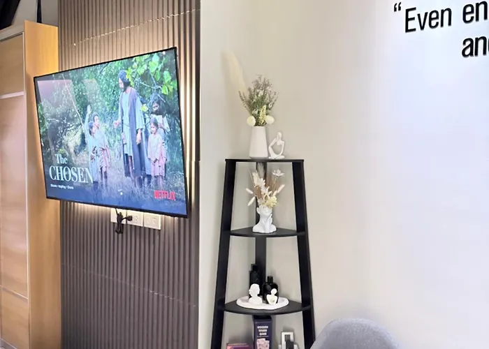 Cozy Staycation In Quezon Near Sm North Trinoma Solaire With Lights View Manila