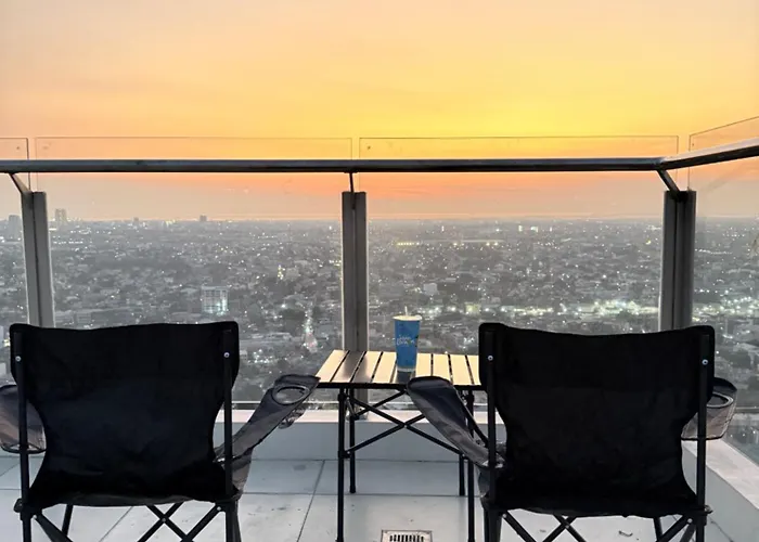 Cozy Staycation In Quezon Near Sm North Trinoma Solaire With Lights View Manila